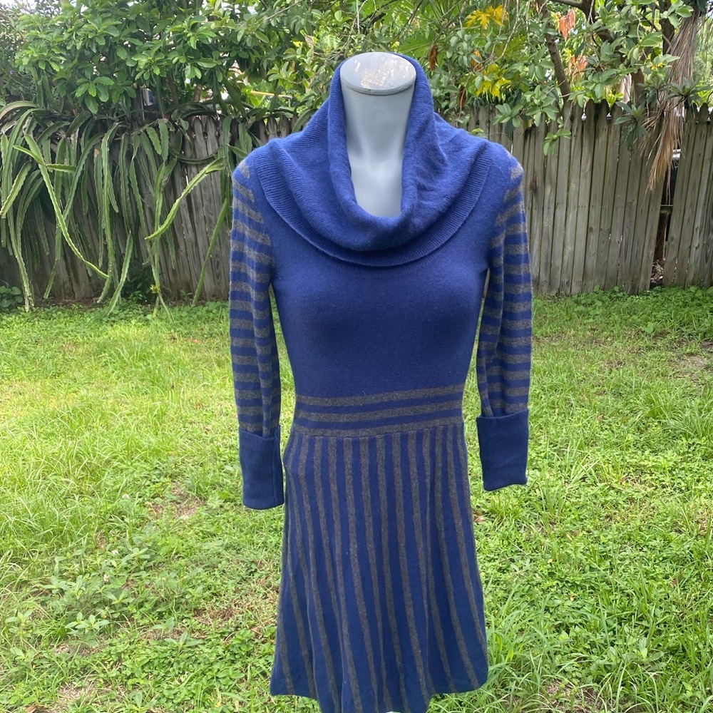 BCBGMAXAZRIA Cowl Neck Mini Sweater Dress Size S - Picture 5 of 11